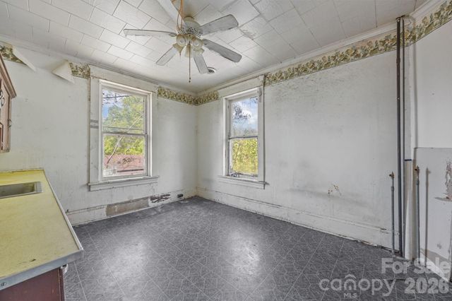 808 N Main Street N, Salisbury, NC 28144