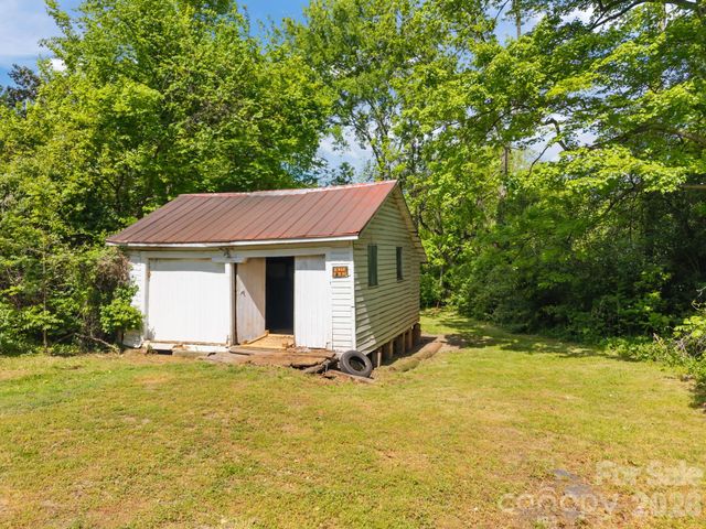 808 N Main Street N, Salisbury, NC 28144
