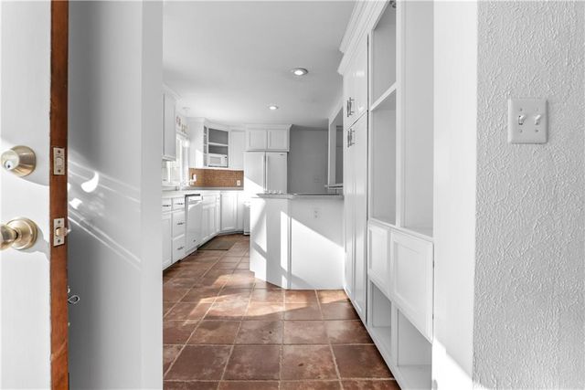 1408 E 108th Terrace, Kansas City, MO 64131