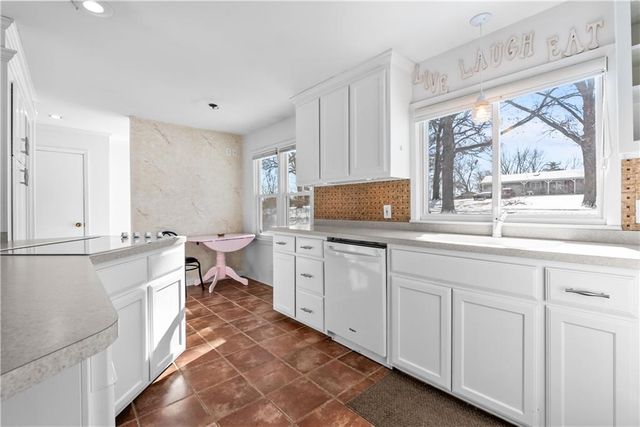 1408 E 108th Terrace, Kansas City, MO 64131