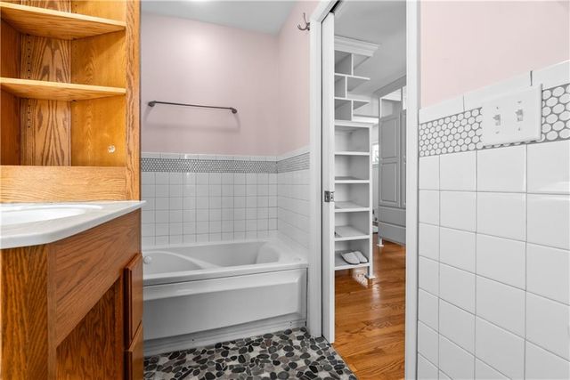 1408 E 108th Terrace, Kansas City, MO 64131