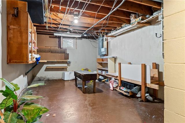 1408 E 108th Terrace, Kansas City, MO 64131