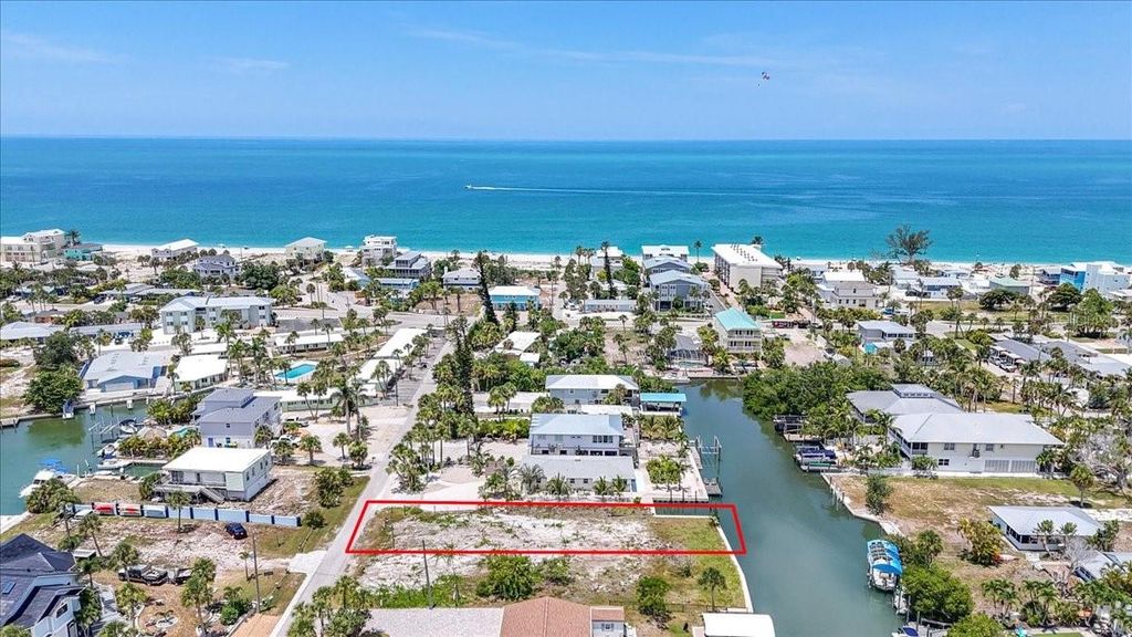 Image 16 of property listing at 180 MOCKINGBIRD LANE, Englewood, FL 34223
