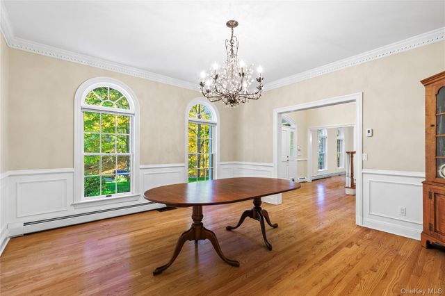 4 Hidden Valley Way, Bedford, NY 10506