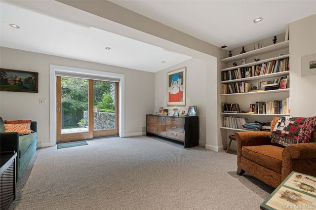 4 Hidden Valley Way, Bedford, NY 10506