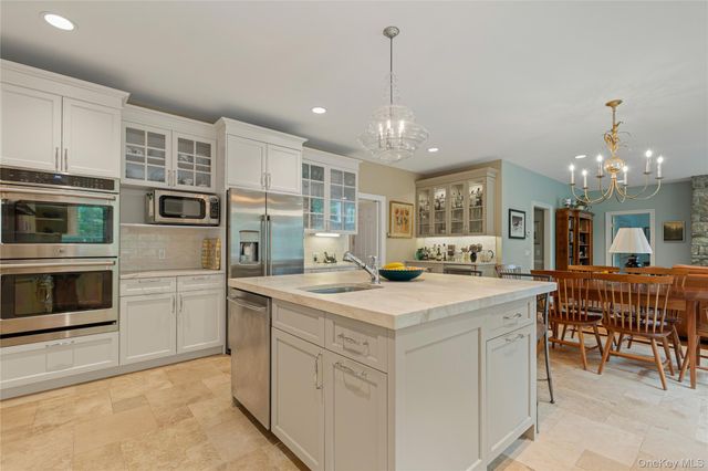 4 Hidden Valley Way, Bedford, NY 10506