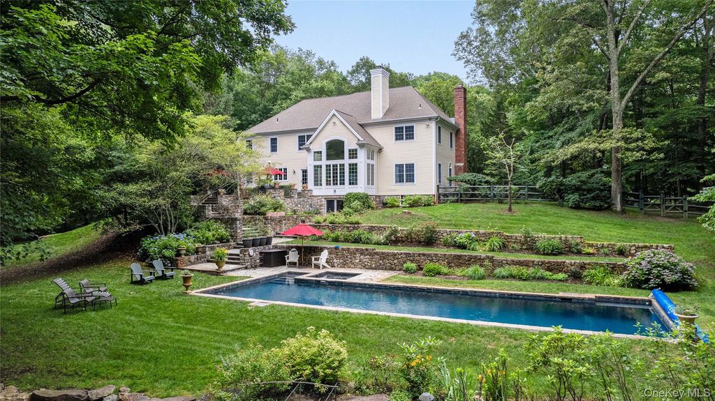 4 Hidden Valley Way, Bedford, NY 10506