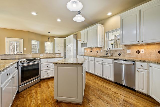 1119 Blue Grass Drive, Benton, AR 72019