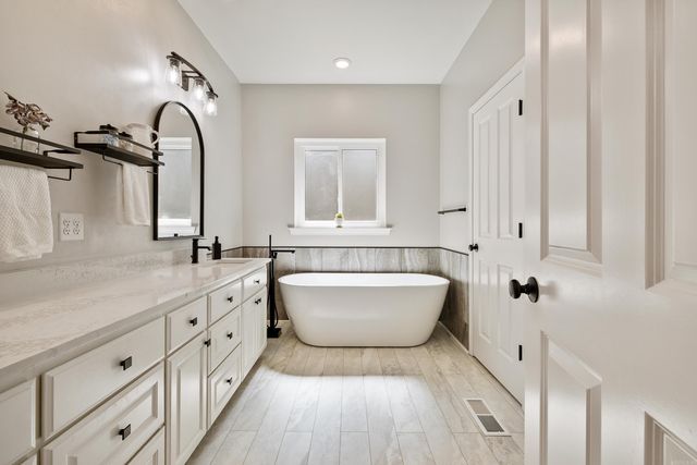 1119 Blue Grass Drive, Benton, AR 72019