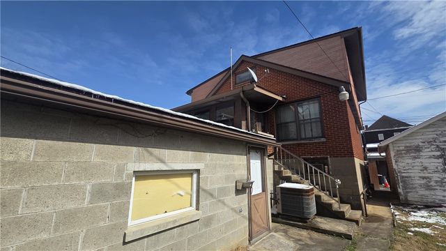 122 Hamilton Avenue, Vandergrift, PA 15690