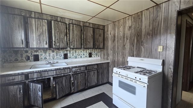 122 Hamilton Avenue, Vandergrift, PA 15690