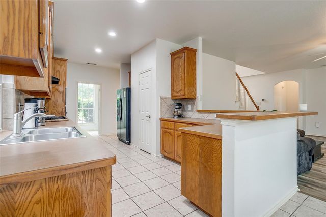 1415 Lowes Farm Parkway, Mansfield, TX 76063