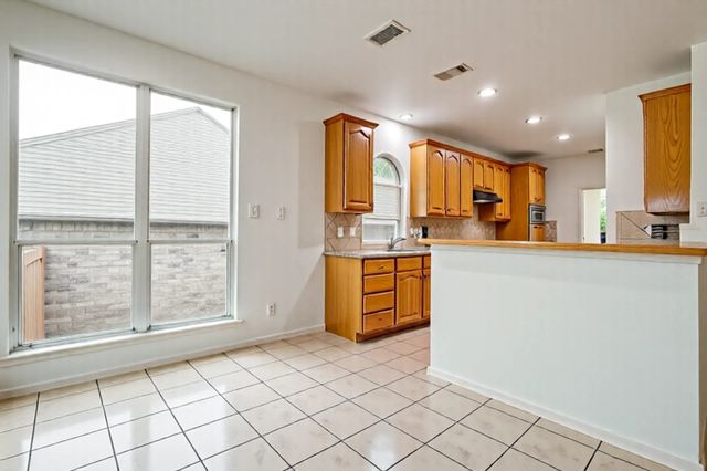1415 Lowes Farm Parkway, Mansfield, TX 76063