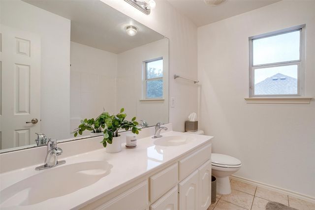 1415 Lowes Farm Parkway, Mansfield, TX 76063