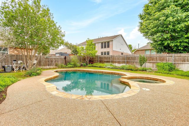 1415 Lowes Farm Parkway, Mansfield, TX 76063