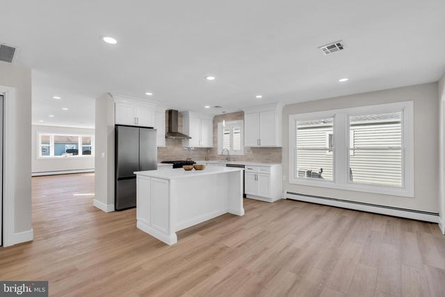 145 CABRILLO BLVD, Toms River, NJ 08757