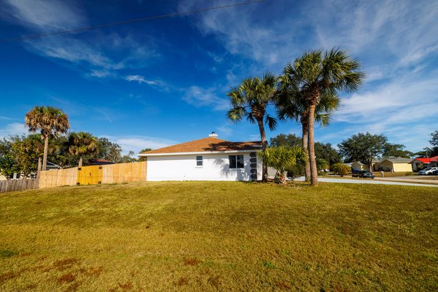 1604 Carbondale Avenue NW, Palm Bay, FL 32907