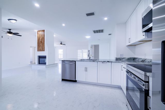 1604 Carbondale Avenue NW, Palm Bay, FL 32907
