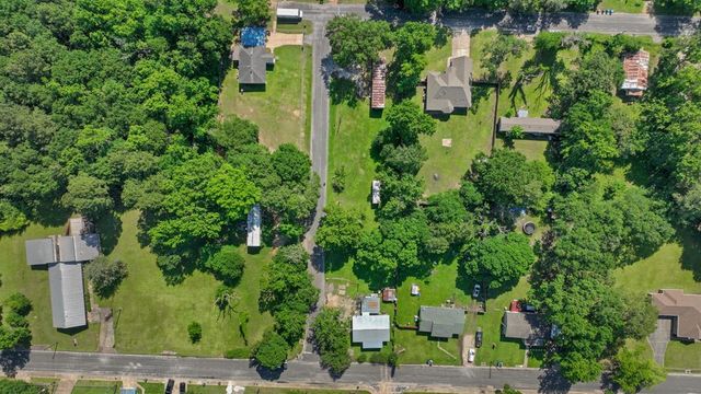 1000 Trinity Cut Off, Huntsville, TX 77320