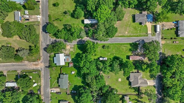 1000 Trinity Cut Off, Huntsville, TX 77320