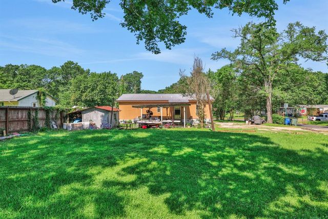 1000 Trinity Cut Off, Huntsville, TX 77320