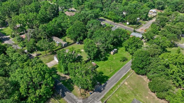 1000 Trinity Cut Off, Huntsville, TX 77320