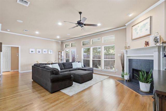 7505 Rolling Hills Drive, Benbrook, TX 76126