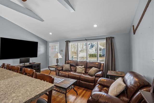 1706 Brayton Point Rd, Somerset, MA 02726