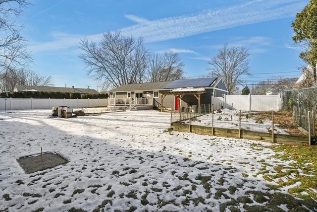 1706 Brayton Point Rd, Somerset, MA 02726