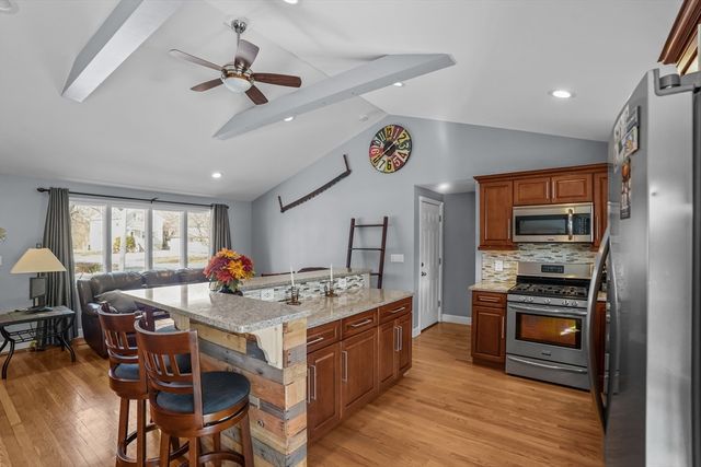 1706 Brayton Point Rd, Somerset, MA 02726