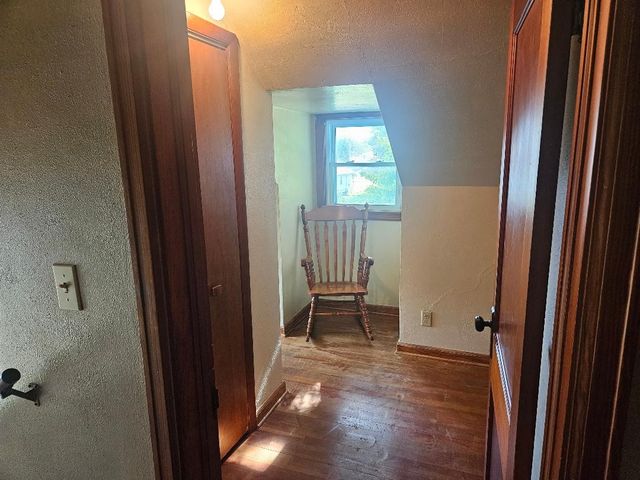 704 8th Avenue, Belle Plaine, IA 52208
