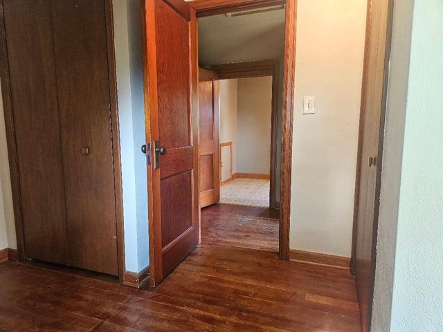 704 8th Avenue, Belle Plaine, IA 52208