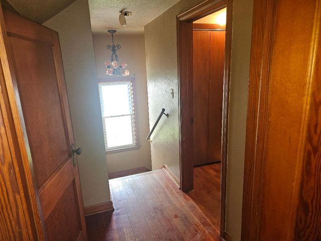 704 8th Avenue, Belle Plaine, IA 52208