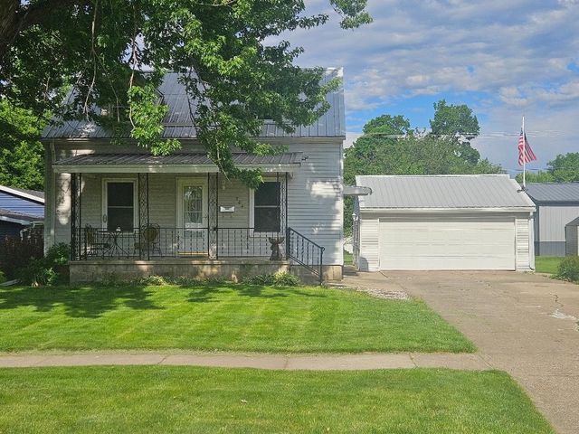 704 8th Avenue, Belle Plaine, IA 52208