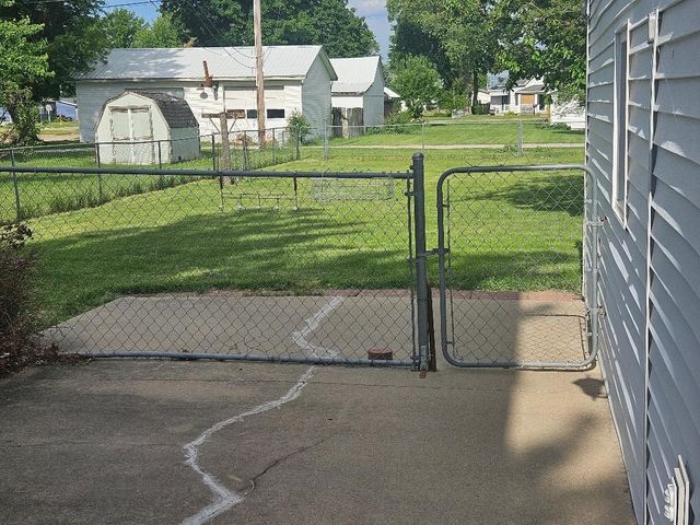 704 8th Avenue, Belle Plaine, IA 52208