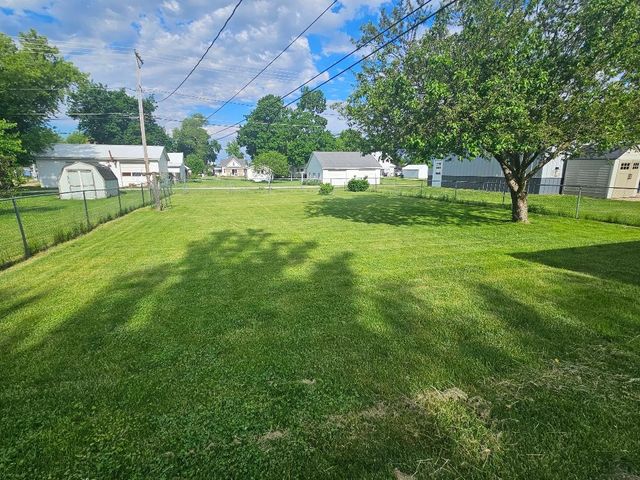 704 8th Avenue, Belle Plaine, IA 52208