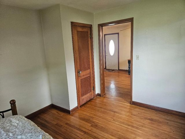 704 8th Avenue, Belle Plaine, IA 52208
