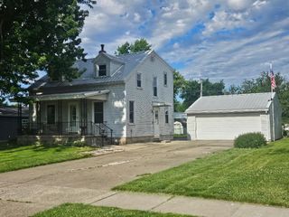 704 8th Avenue, Belle Plaine, IA 52208