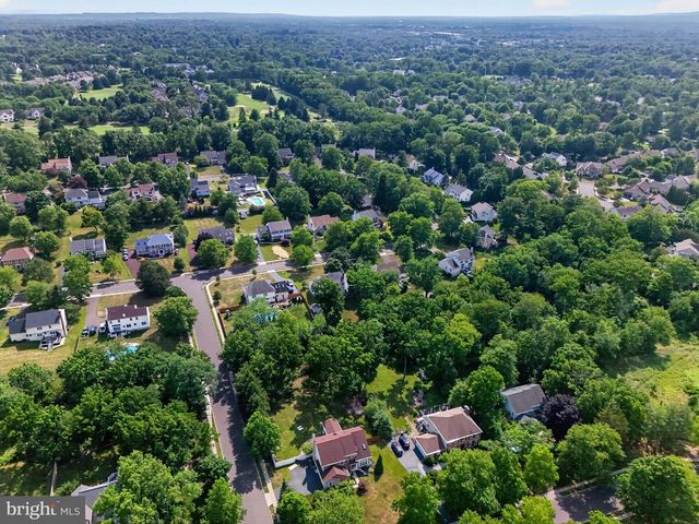 56 DOUGLASS RD, Lansdale, PA 19446