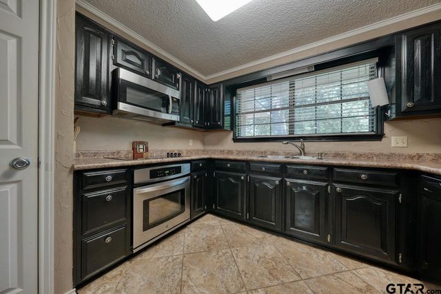 10925 Mosswood Drive, Tyler, TX 75703