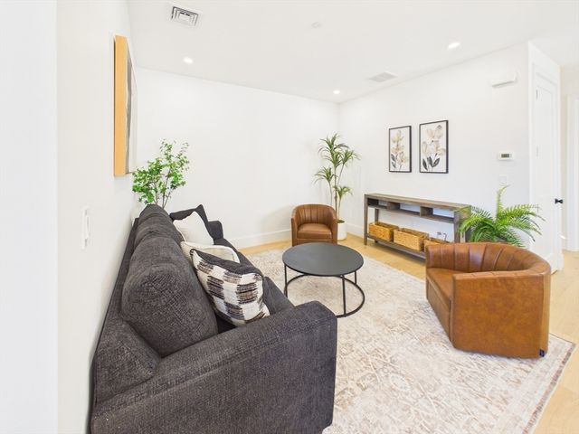 1676 Columbia Road 3, Boston, MA 02127