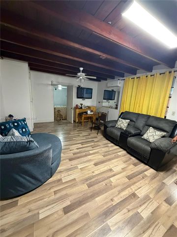 6741 NW 6th Ct, Miami, FL 33150