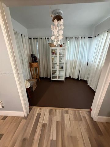 6741 NW 6th Ct, Miami, FL 33150