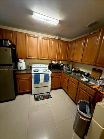 6741 NW 6th Ct, Miami, FL 33150