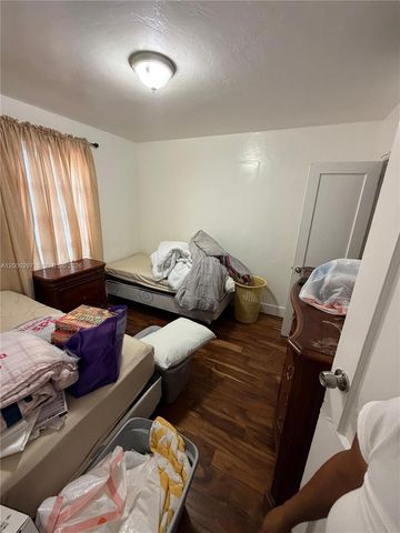 6741 NW 6th Ct, Miami, FL 33150