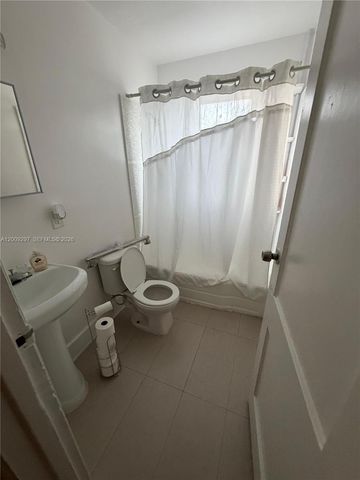 6741 NW 6th Ct, Miami, FL 33150