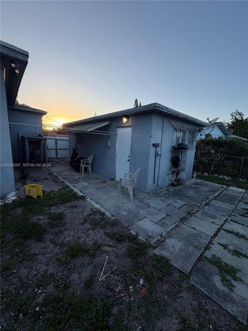 6741 NW 6th Ct, Miami, FL 33150