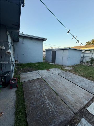 6741 NW 6th Ct, Miami, FL 33150