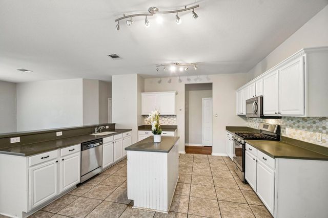 123 Cowboy CV, Kyle, TX 78640