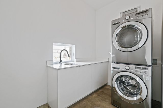 233 W 25th, Houston, TX 77008